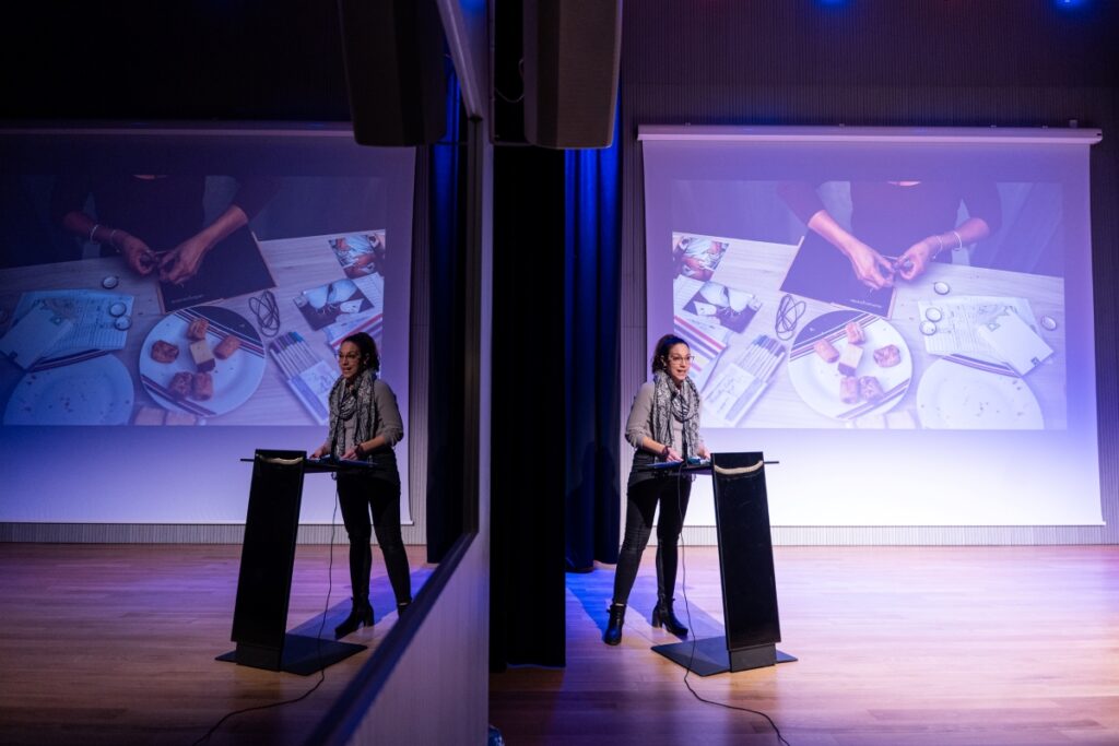 Inauguración de la exposición fotográfica "Reveladas" realizada por Intress para el 25N