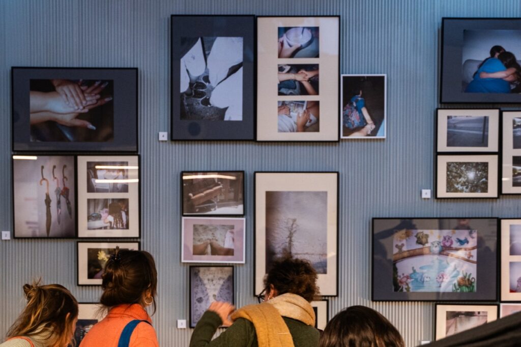 Exposición fotográfica "Reveladas" realizada por Intress para el 25N